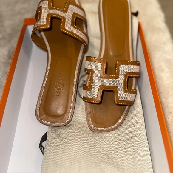 Hermes Oran Tan and White Slide Sandals - Picture 3 of 4